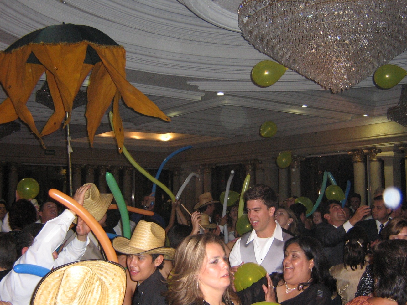 Que los invitados no paren de bailar y se diviertan mucho con souvenirs de buena calidad!